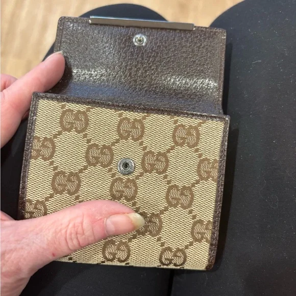 Gucci Tan and Brown Monogram Wallet - Picture 2 of 16